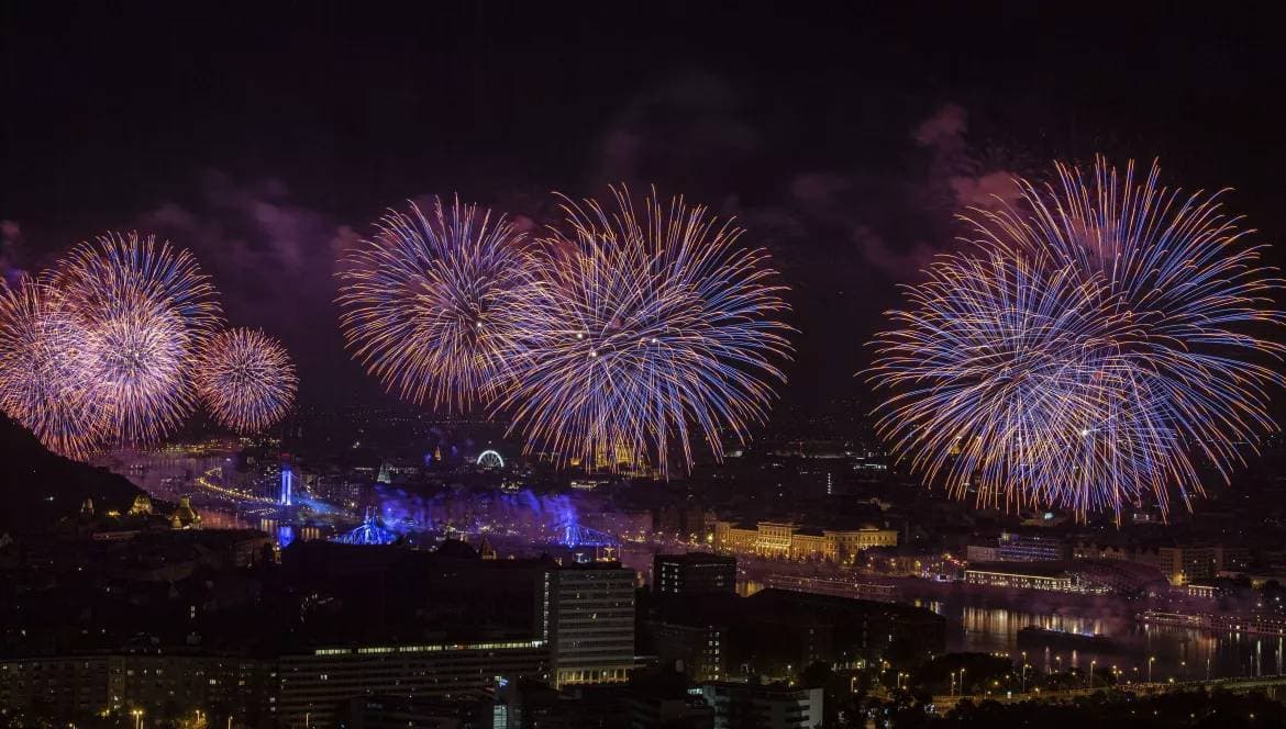 Tizennyolcezren vásároltak "Tűzijáték 2022" jegyet és utaztak Budapestre