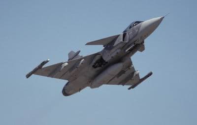 Csapásokat mért egy légibázisra a szaúdi vezetésű koalíció