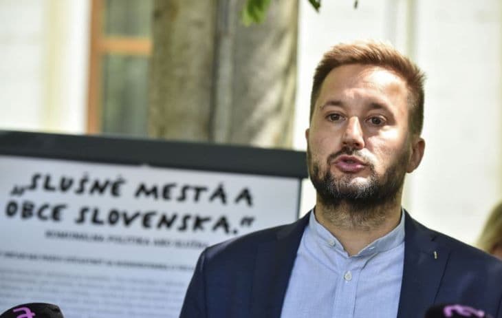 Fizetésének csökkentését kérte Pozsony főpolgármestere